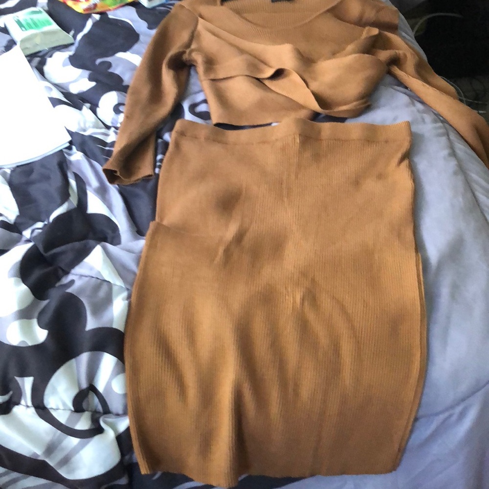 Two piece cotton sweater skirt set.